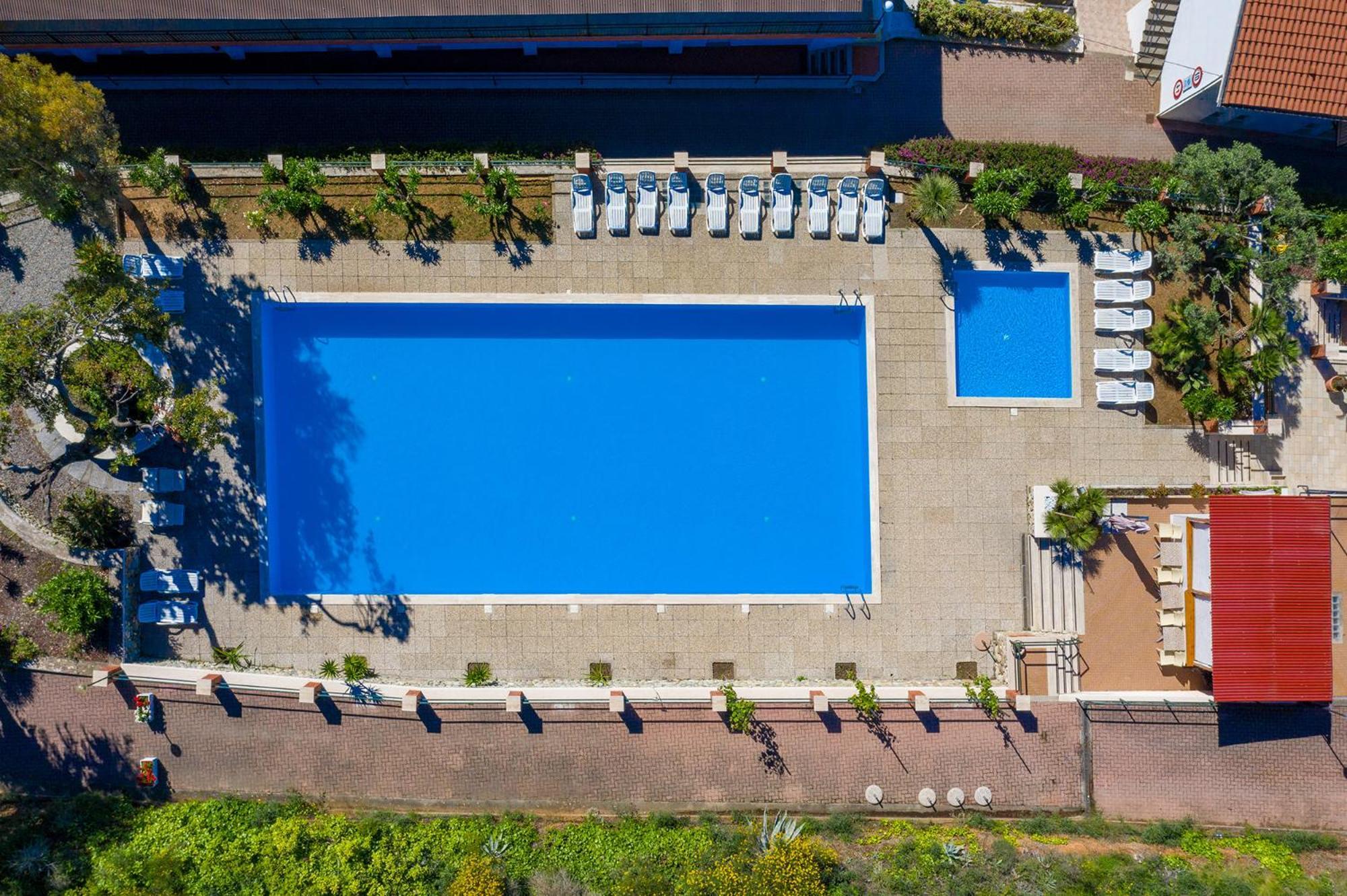 Blue Beach Ξενοδοχείο με διαμερίσματα 2*